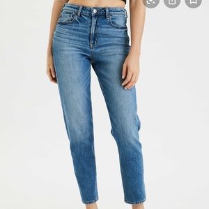 American Eagle medium wash Mom jeans